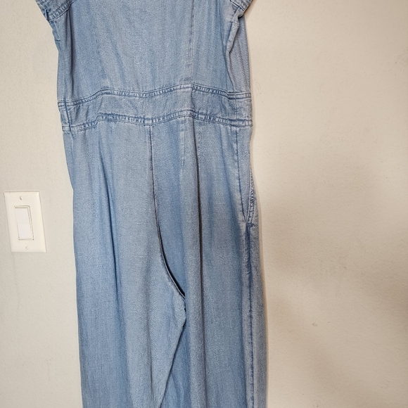 Loft Linen Lyocell Chambray Ruffle Strap Square Neck Jumpsuit.  Size 2. Pockets - Picture 5 of 16